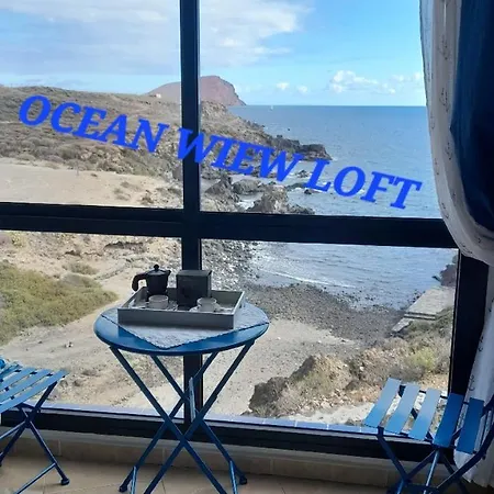 Apartamento Ocean Escape Abrigos Front Sea Fast Wifi Near Airport *